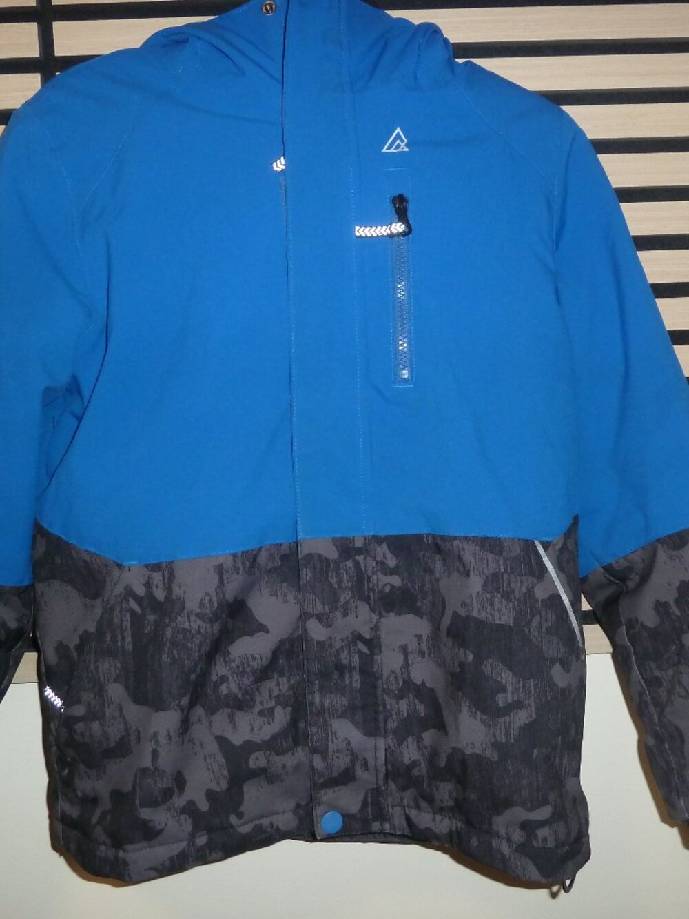 Ripzone Ski Snowboarding Hooded Winter Jacket Size Womans Large Zip Out Lining